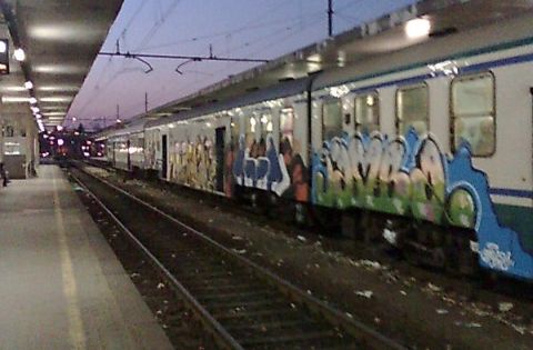 graffity-train-2.jpg