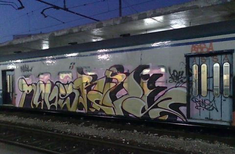graffity-train-3.jpg